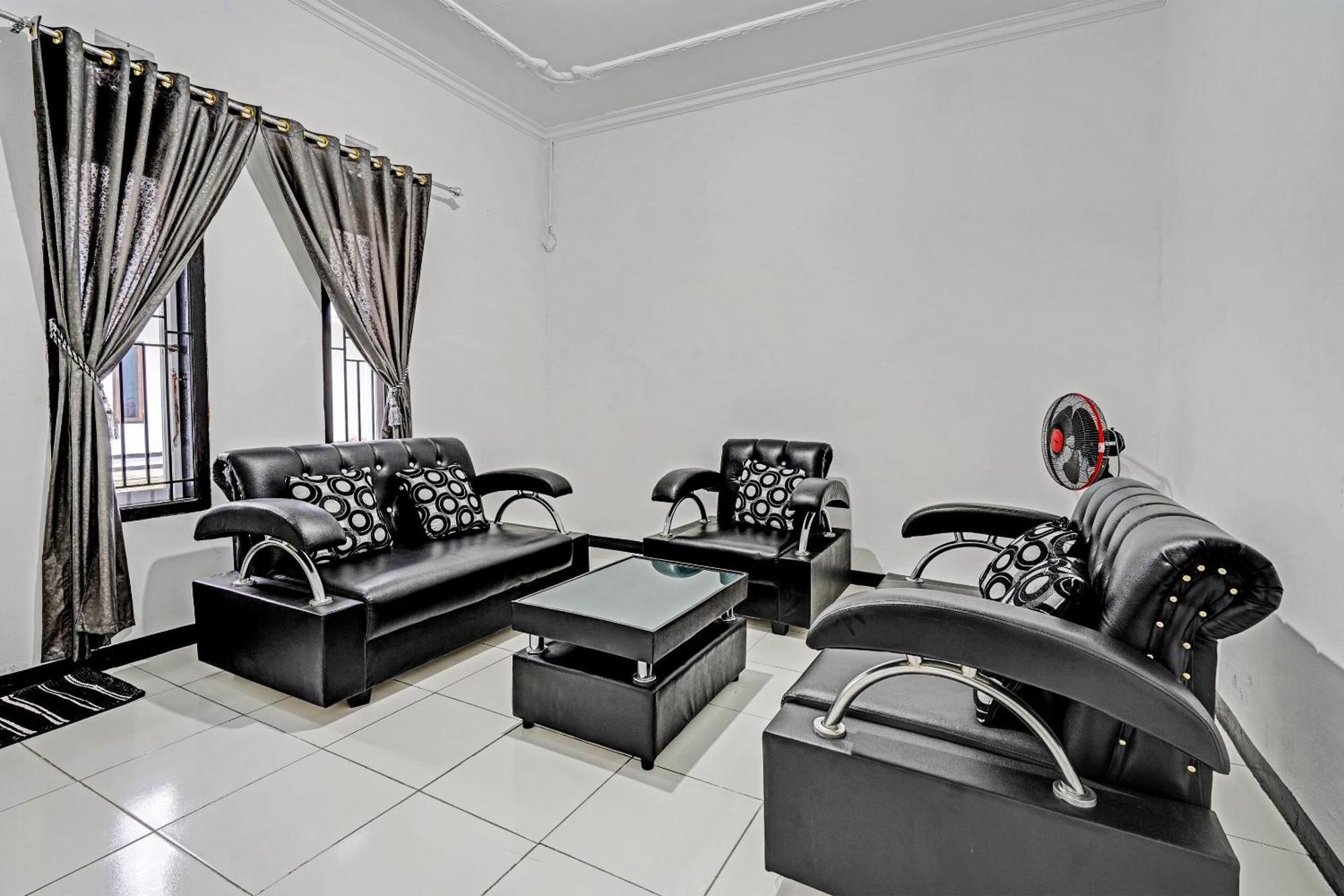 Pameungpeuk  Oyo 91334 Permata Papua Guest House מראה חיצוני תמונה