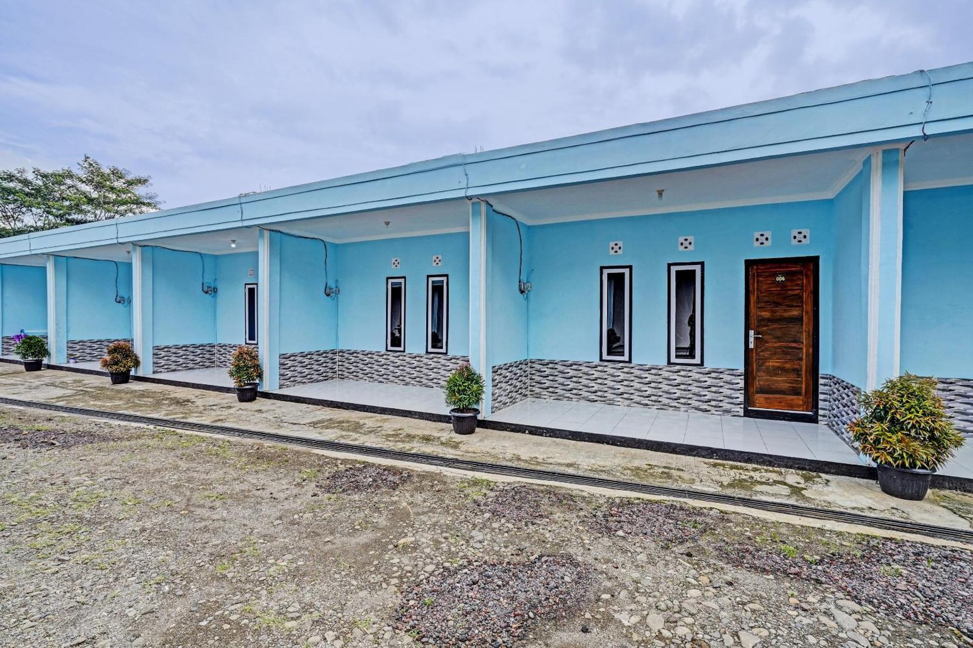 Pameungpeuk  Oyo 91334 Permata Papua Guest House מראה חיצוני תמונה